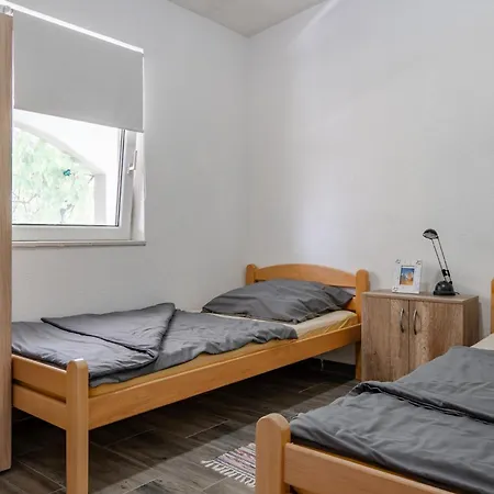 Apartment Tusla Vir